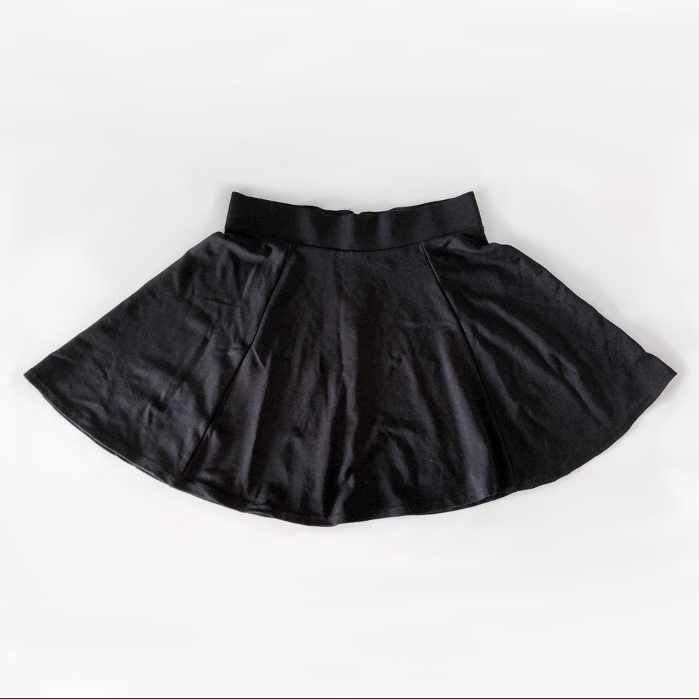 H&M black flared skirt - size small